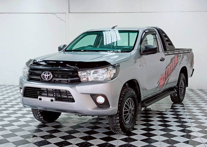 TOYOTA Hilux
