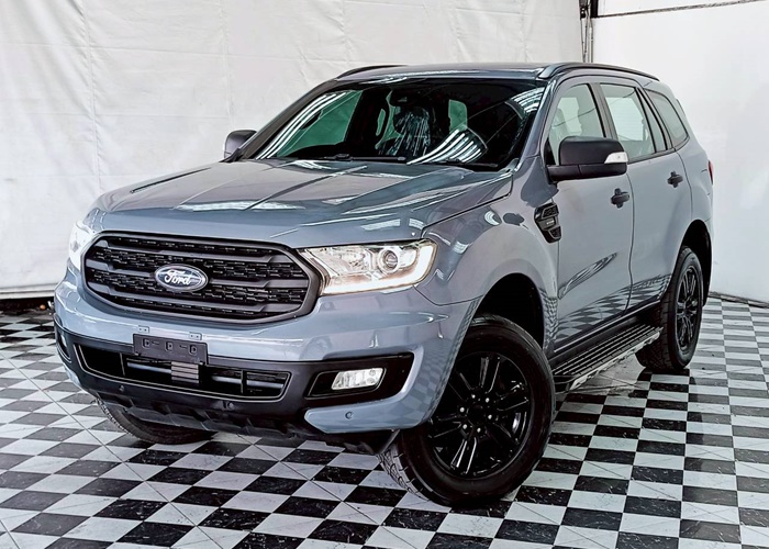 FORD EVEREST.