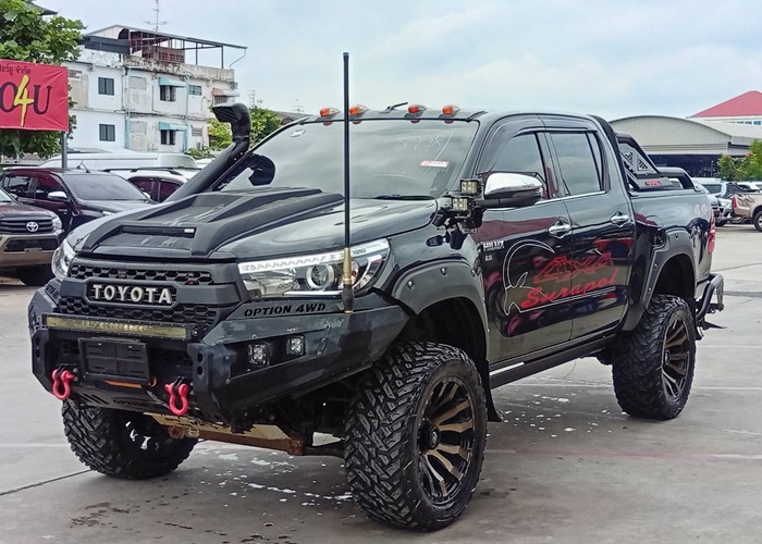 TOYOTA Hilux