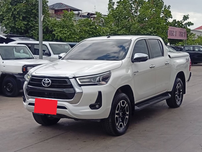 TOYOTA Hilux
