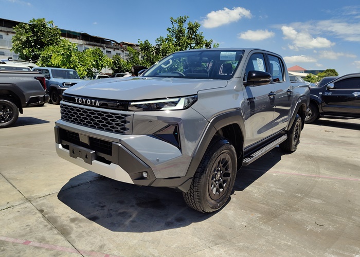 TOYOTA HILUX TRAVO PREMLUM