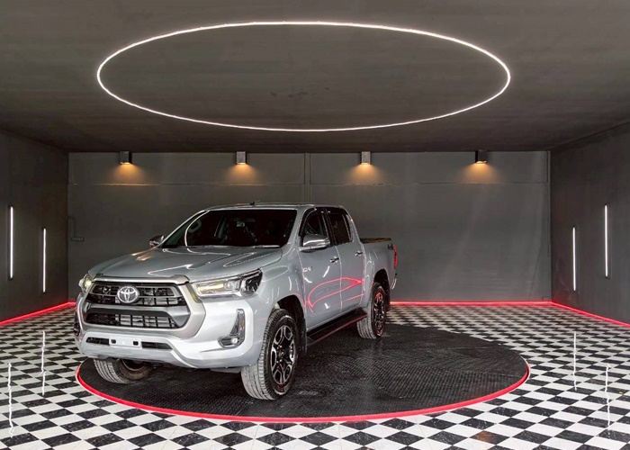 TOYOTA Hilux
