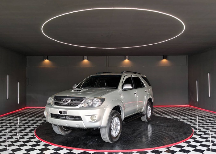 TOYOTA Fortuner