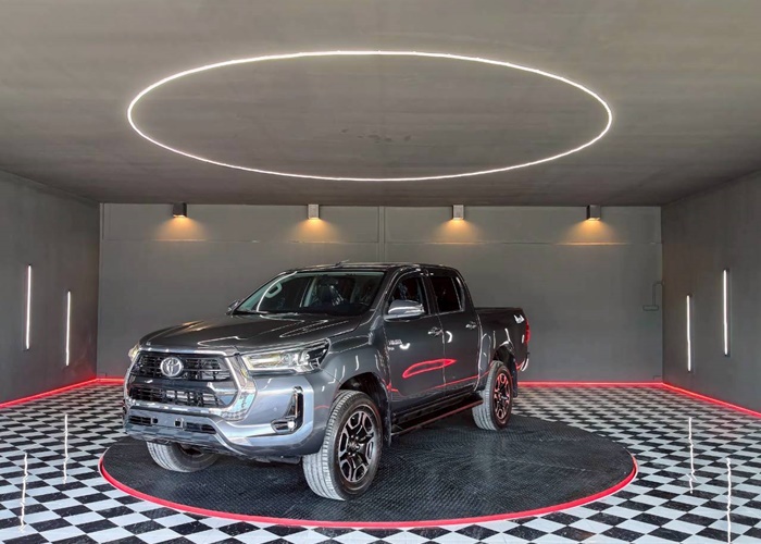 TOYOTA Hilux