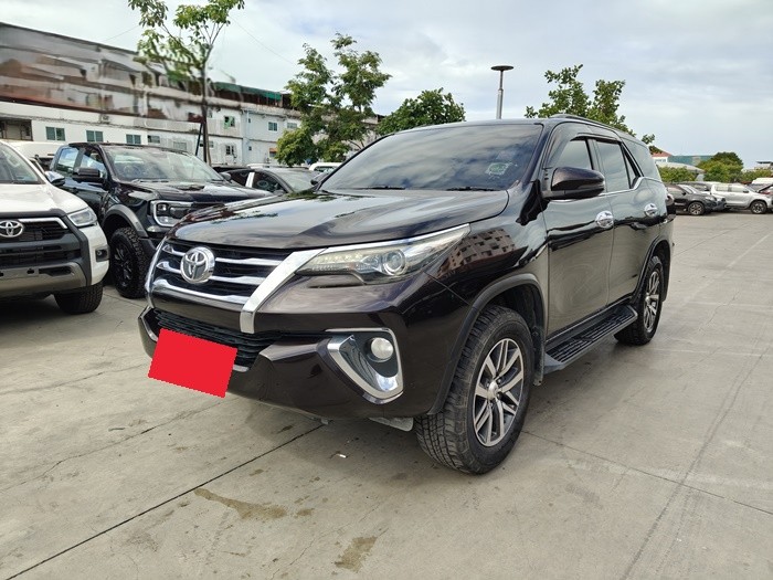 TOYOTA Fortuner