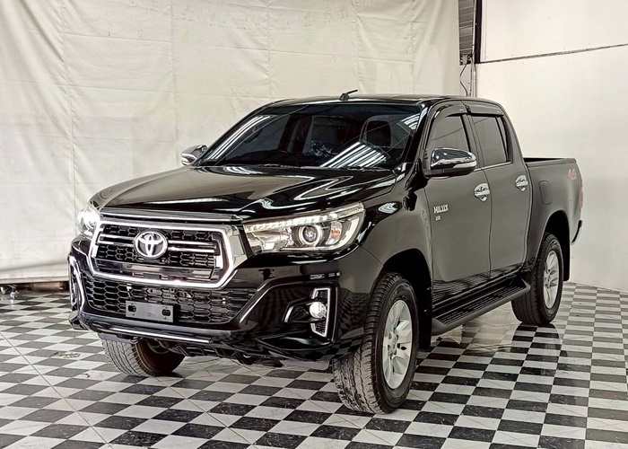TOYOTA Hilux