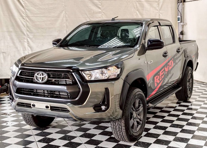 TOYOTA Hilux