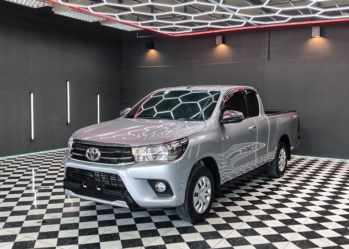 TOYOTA Hilux