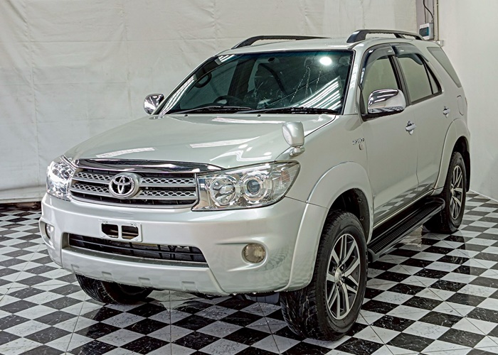 TOYOTA Fortuner
