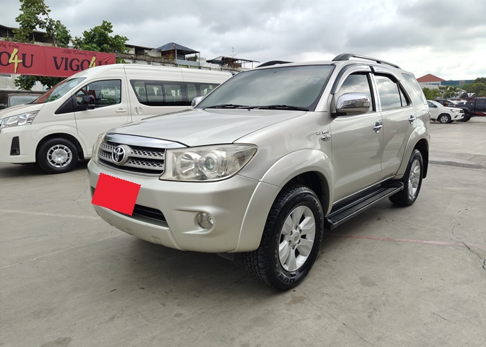 TOYOTA Fortuner