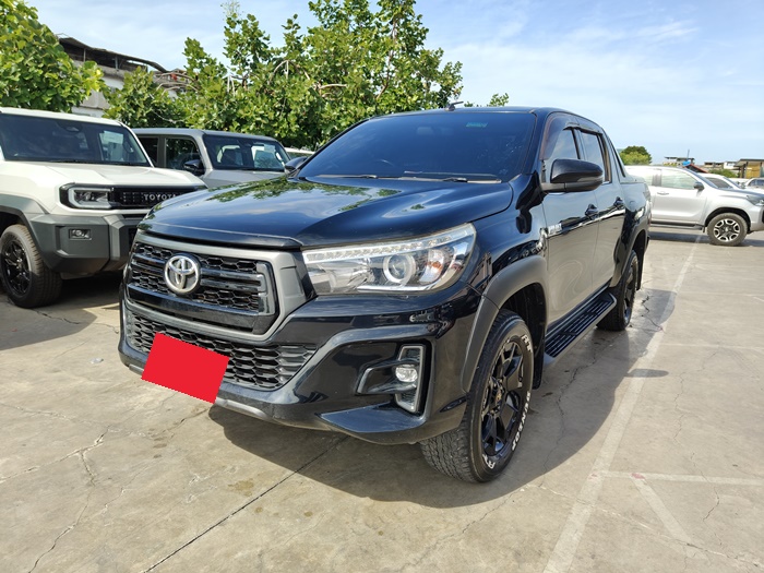 TOYOTA Hilux