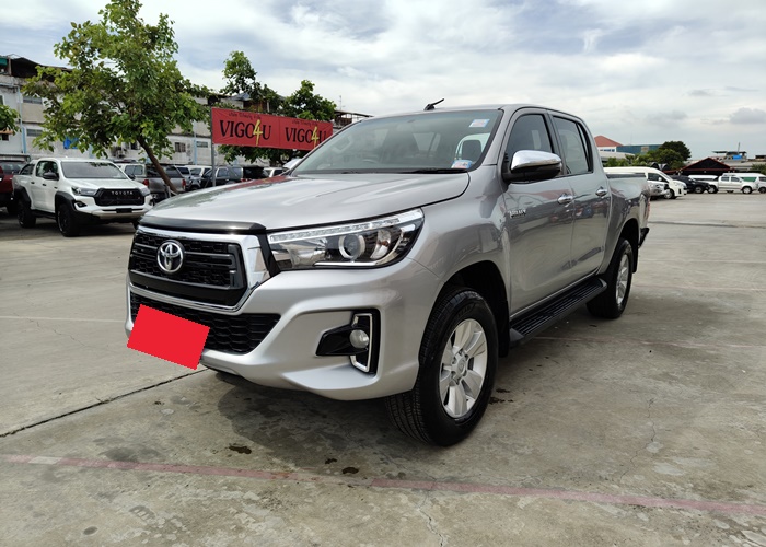 TOYOTA Hilux