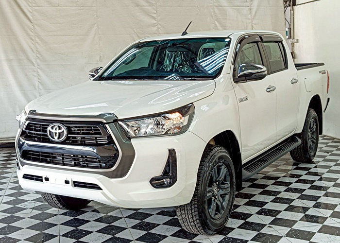 TOYOTA Hilux