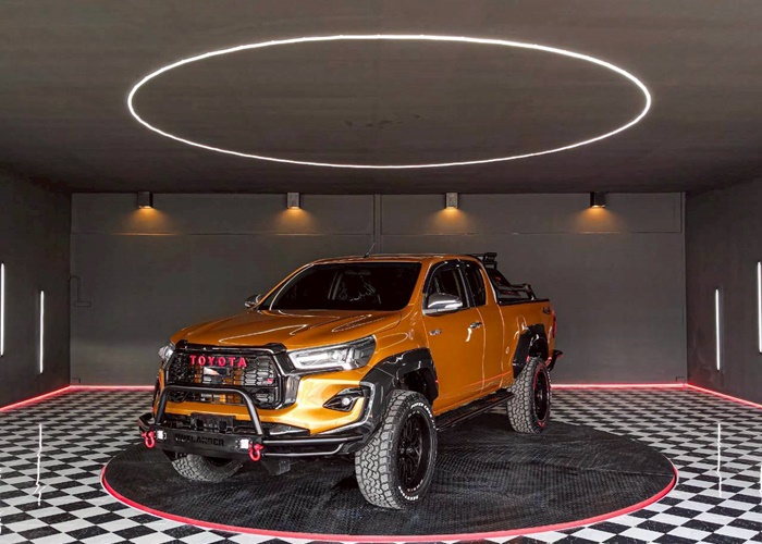 TOYOTA Hilux