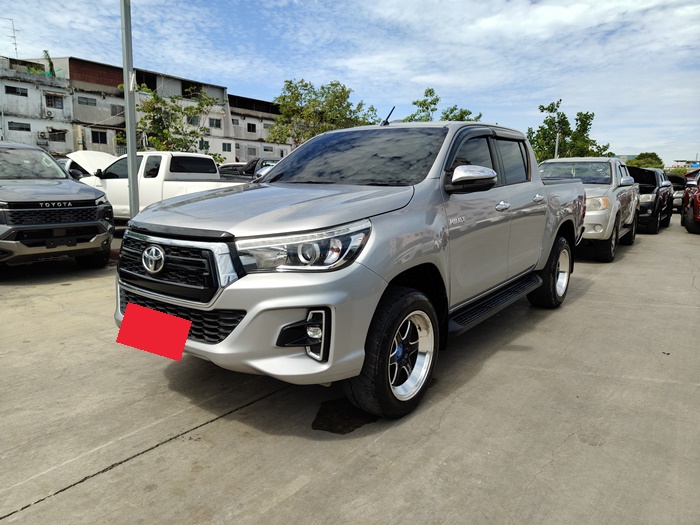 TOYOTA Hilux