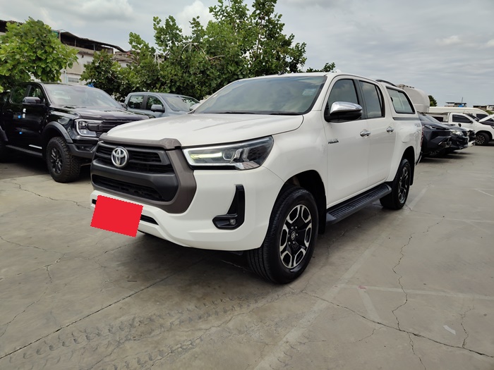 TOYOTA Hilux
