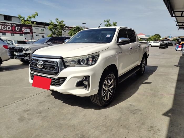 TOYOTA Hilux