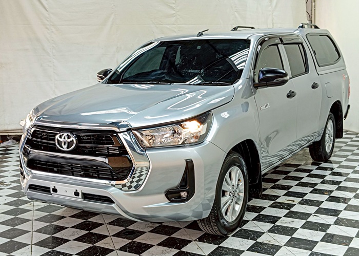 TOYOTA Hilux