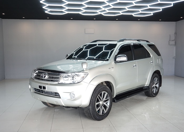 TOYOTA Fortuner
