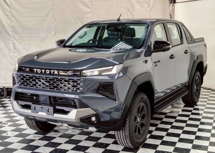 TOYOTA HILUX TRAVO OVERLAND PLUS