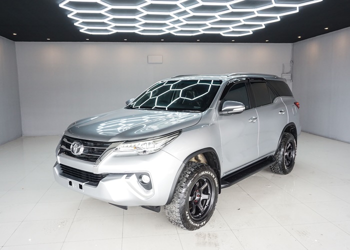 TOYOTA Fortuner