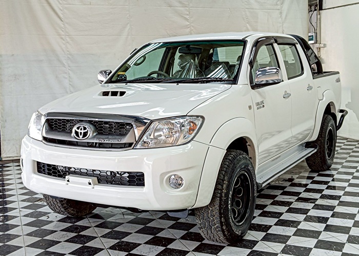 TOYOTA Hilux