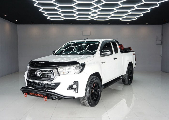 TOYOTA Hilux