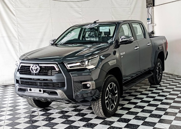 TOYOTA Hilux
