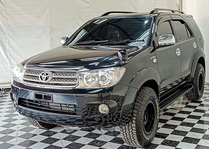 TOYOTA Fortuner