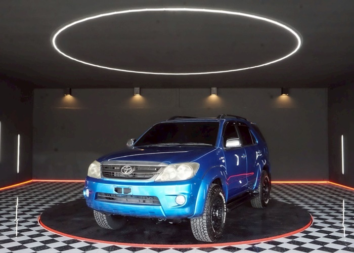 TOYOTA Fortuner