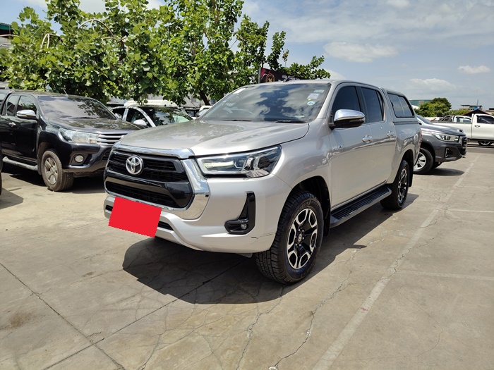 TOYOTA Hilux