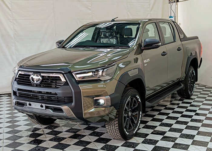 TOYOTA Hilux