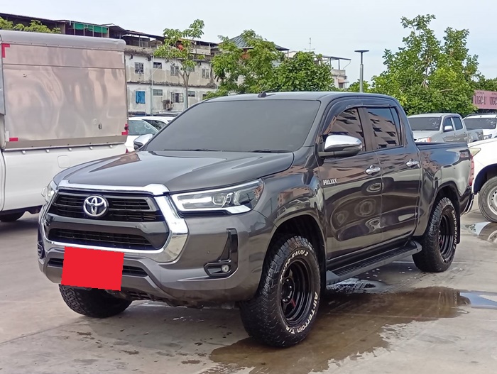 TOYOTA Hilux