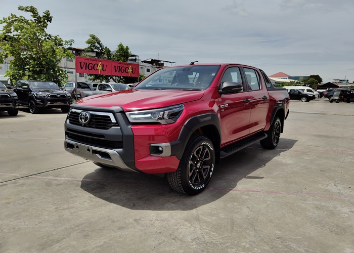 TOYOTA Hilux