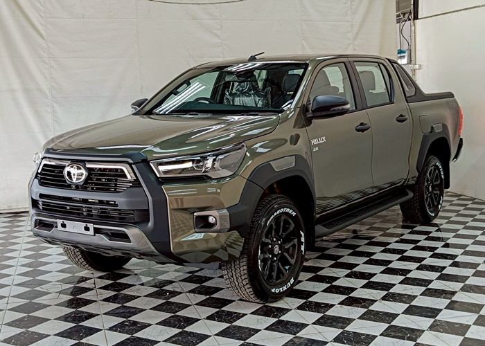 TOYOTA Hilux
