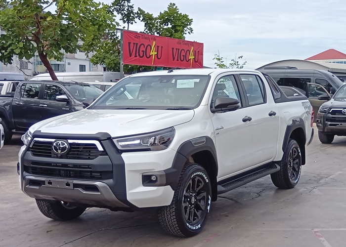 TOYOTA Hilux