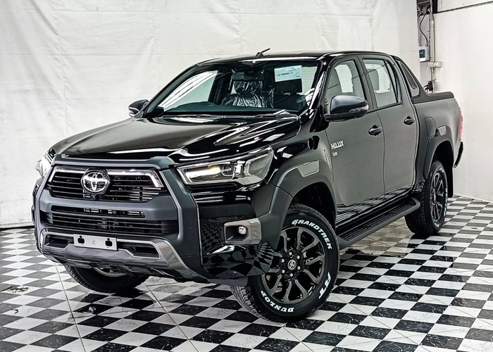 TOYOTA Hilux