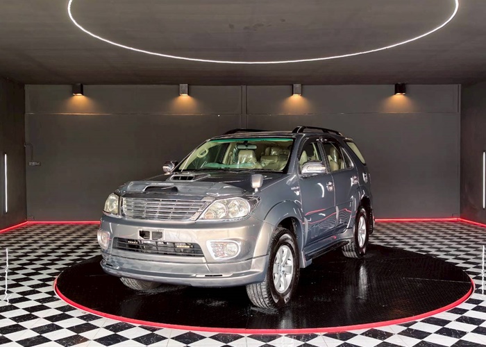 TOYOTA Fortuner