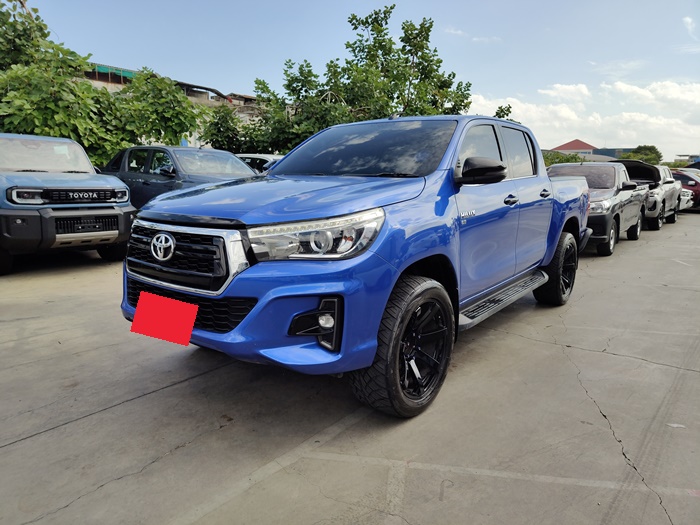 TOYOTA Hilux