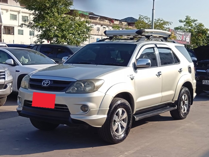 TOYOTA Fortuner