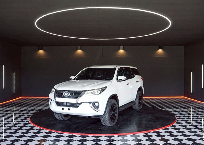 TOYOTA Fortuner