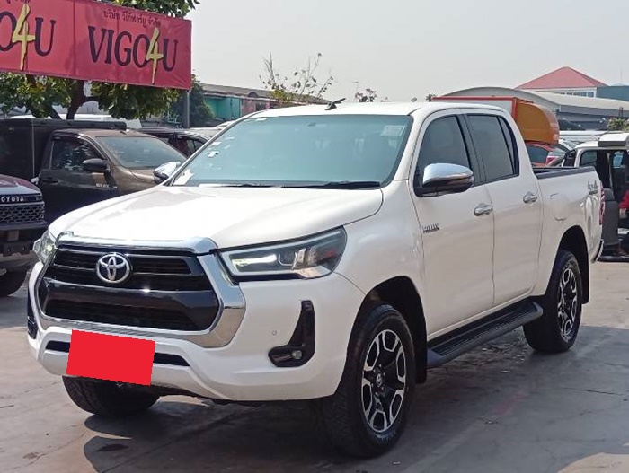 TOYOTA Hilux