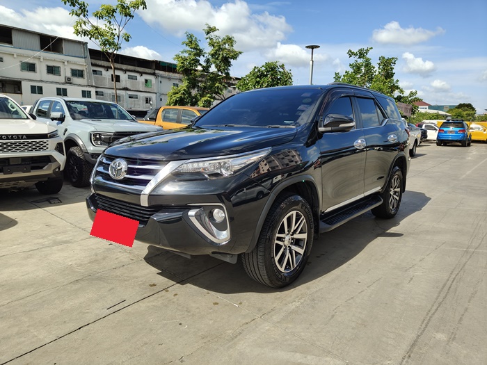 TOYOTA Fortuner