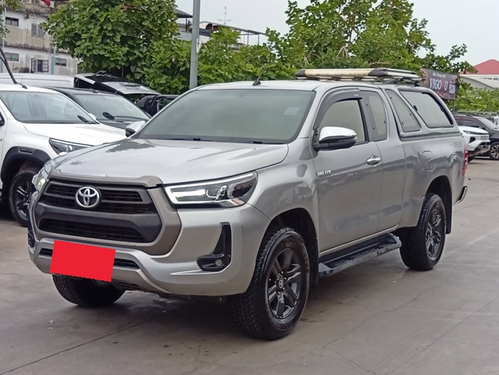TOYOTA Hilux