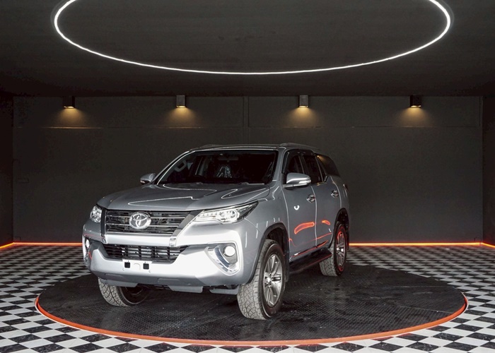 TOYOTA Fortuner