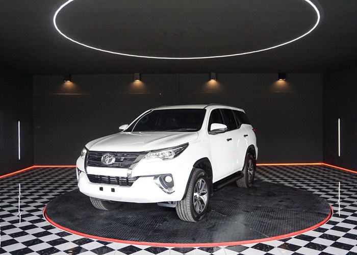 TOYOTA Fortuner