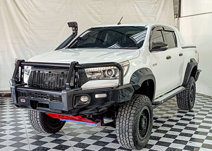 TOYOTA Hilux