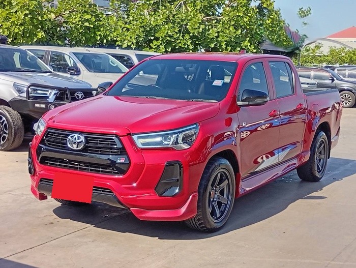 TOYOTA Hilux