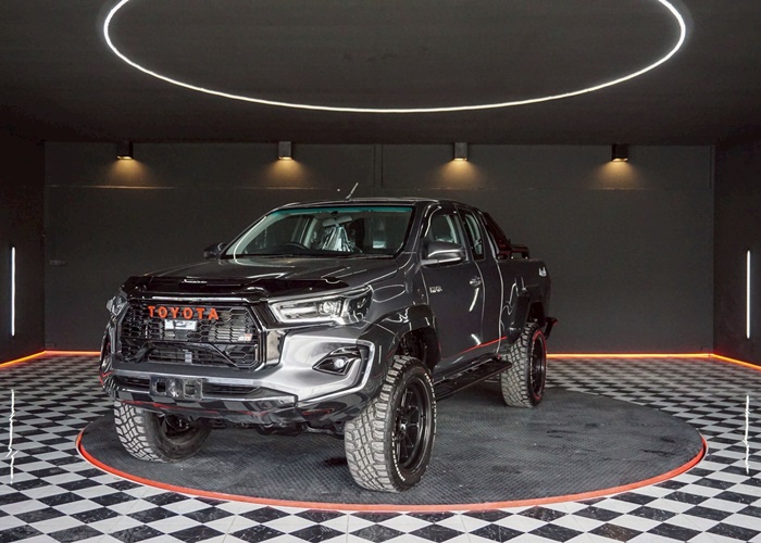 TOYOTA Hilux