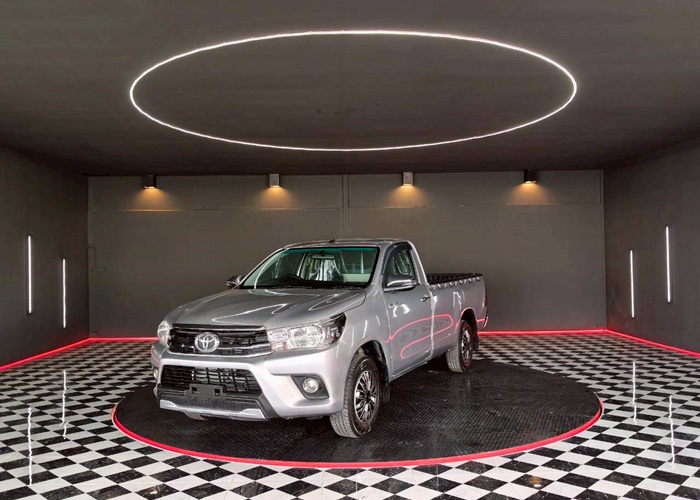 TOYOTA Hilux